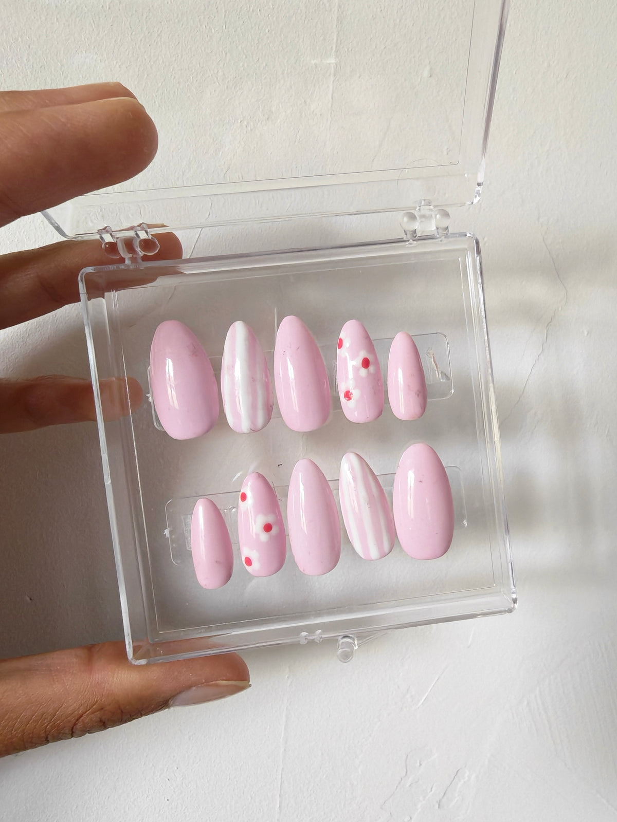 Press on nails Emma