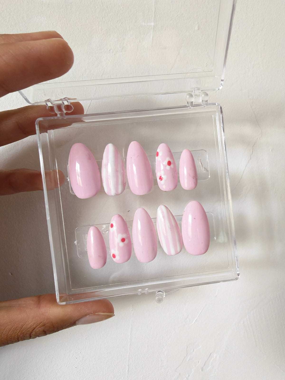 Press on nails Emma