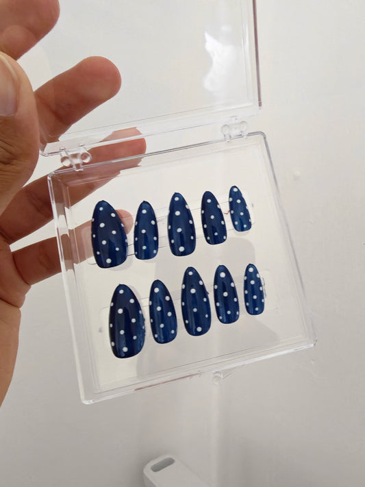 Press on nails Leïla